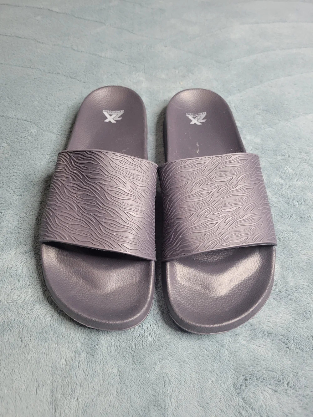 Textured Slide Sandals in Grey